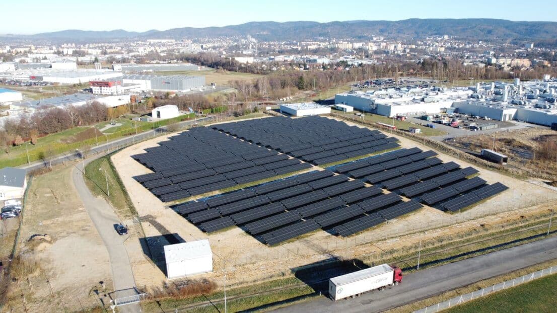 Greenbuddies zrealizovali pozemní FVE v Liberci